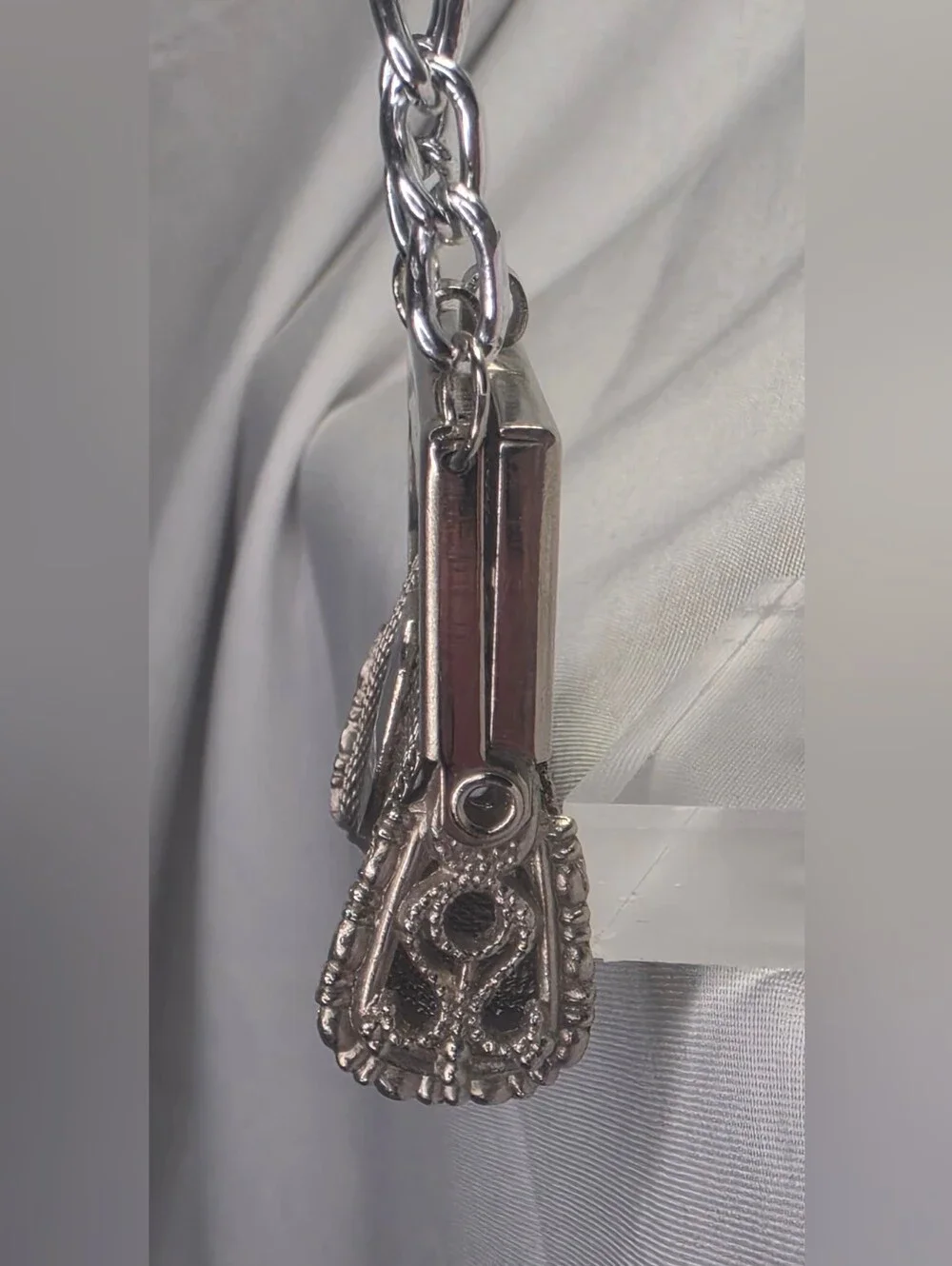 Vintage Seattle Space Needle Silver Mesh Pocket Purse with Chain